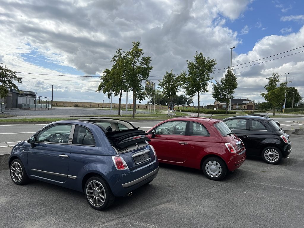 Fiat 500 3 stuks op stock met de 1.2 benzine motor pop,lounge en lounge Cabrio