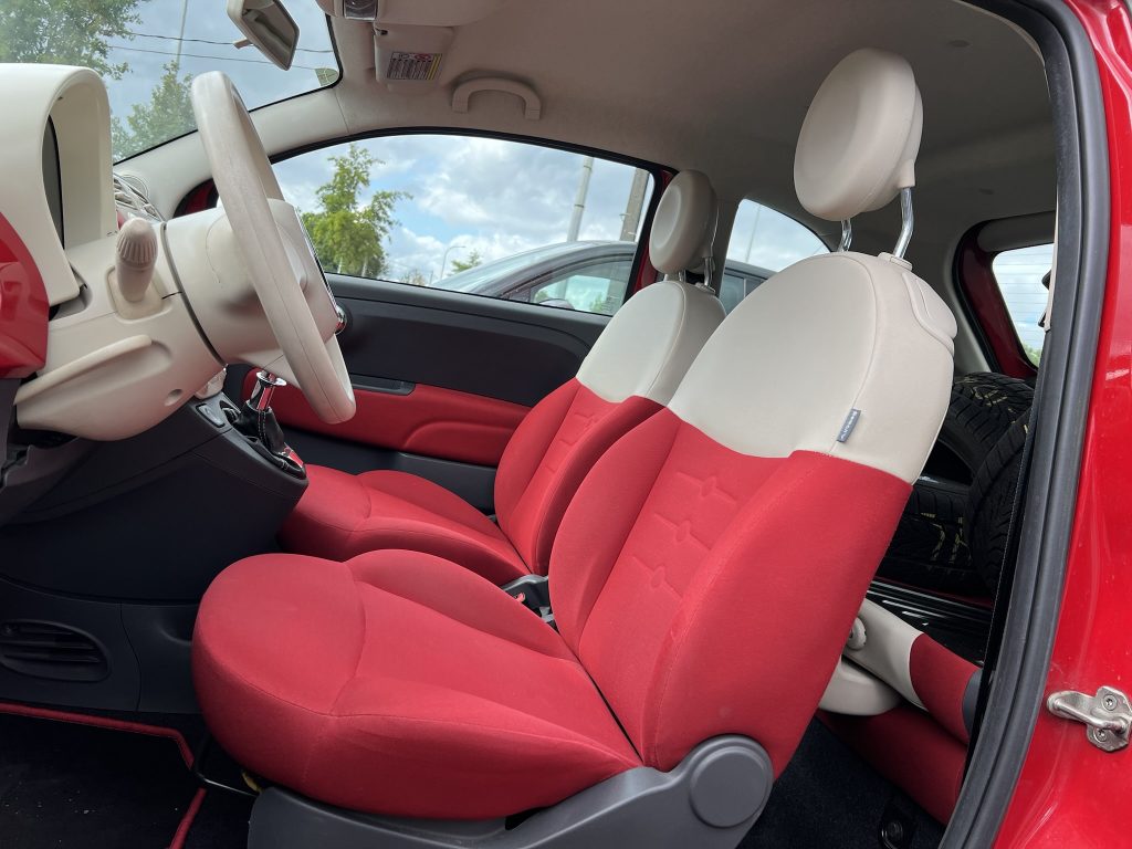 Fiat 500 3 stuks op stock met de 1.2 benzine motor pop,lounge en lounge Cabrio