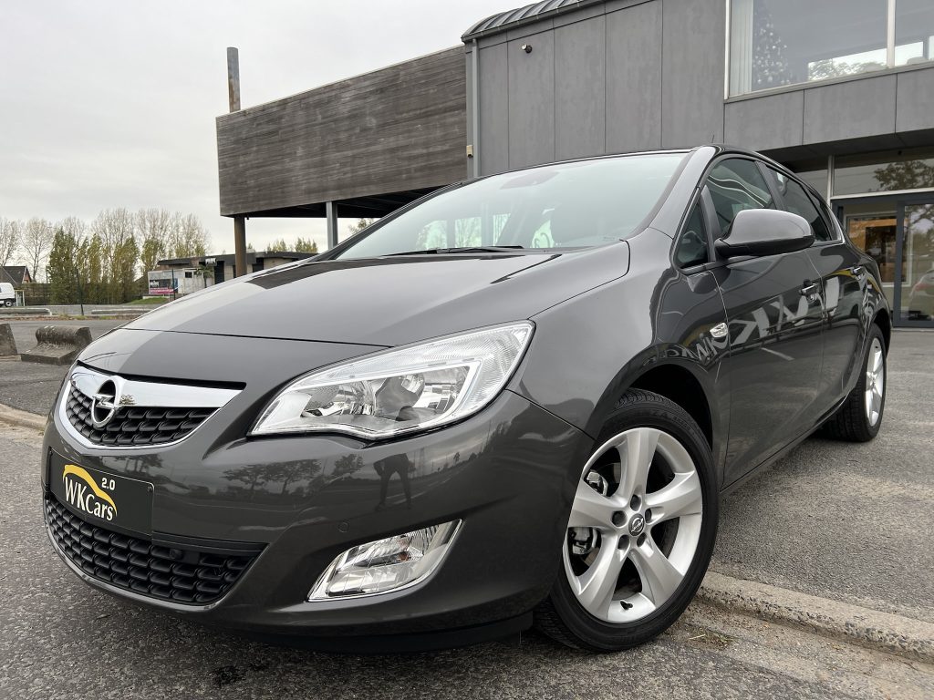 Opel Astra 1.6 benzine in AUTOMAAT met slechts 7.655km 1te eigenaar belgische wagen