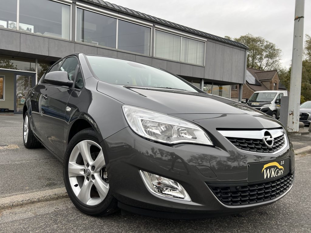 Opel Astra 1.6 benzine in AUTOMAAT met slechts 7.655km 1te eigenaar belgische wagen