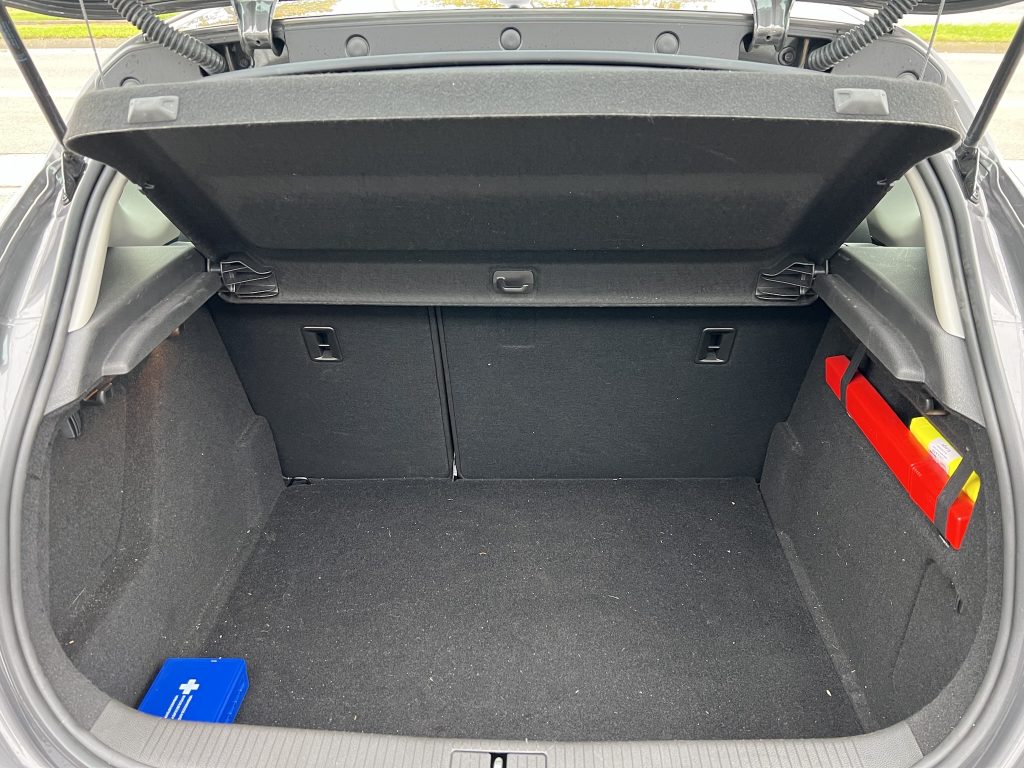 Opel Astra 1.6 benzine in AUTOMAAT met slechts 7.655km 1te eigenaar belgische wagen