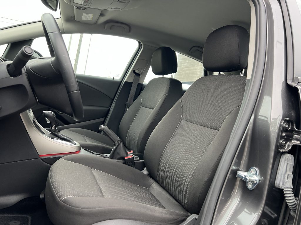 Opel Astra 1.6 benzine in AUTOMAAT met slechts 7.655km 1te eigenaar belgische wagen