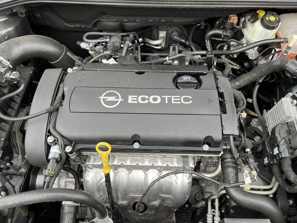 Opel Astra 1.6 benzine in AUTOMAAT met slechts 7.655km 1te eigenaar belgische wagen