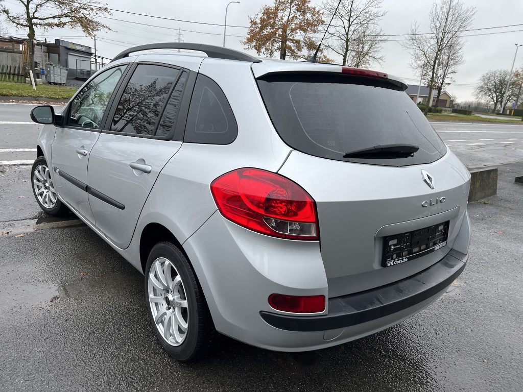 Renault Clio 3 face 2 break 1.2 benzine 75pk slechts 43.000km