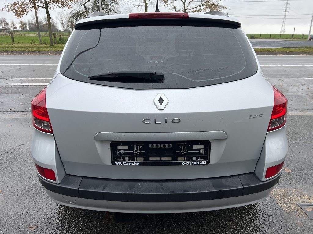 Renault Clio 3 face 2 break 1.2 benzine 75pk slechts 43.000km