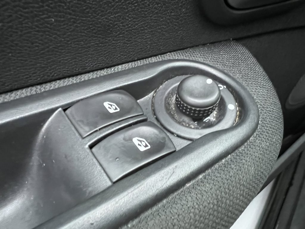 Renault Clio 3 face 2 break 1.2 benzine 75pk slechts 43.000km