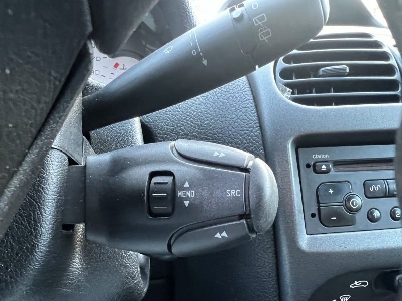 2 stuks van de Peugeot 206 in benzine weinig km volledig in orde gezet