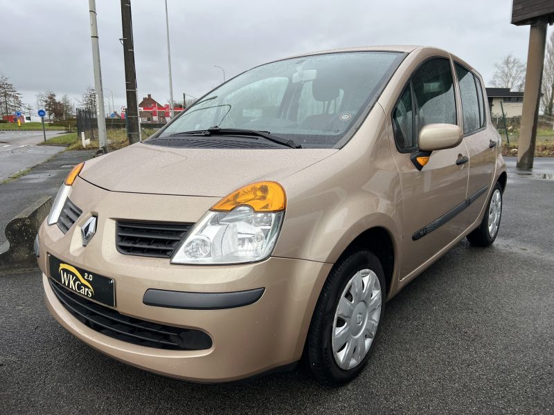 3 stuks op stock van de Renault Modus en Grand Modus in benzine met weinig km