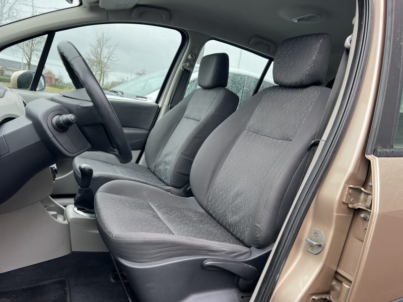 3 stuks op stock van de Renault Modus en Grand Modus in benzine met weinig km