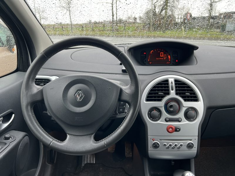 3 stuks op stock van de Renault Modus en Grand Modus in benzine met weinig km