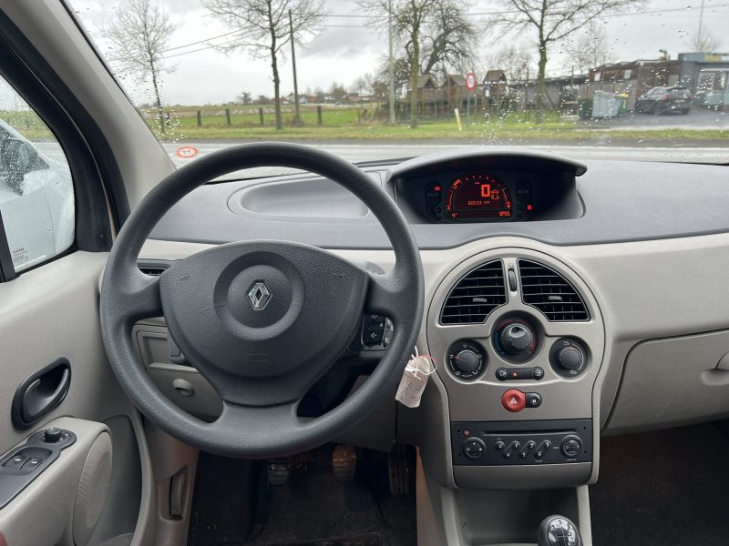 3 stuks op stock van de Renault Modus en Grand Modus in benzine met weinig km