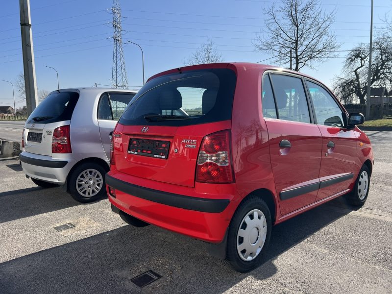 2 stuks van de Hyundai Atos in benzine 5 deurs en met airco
