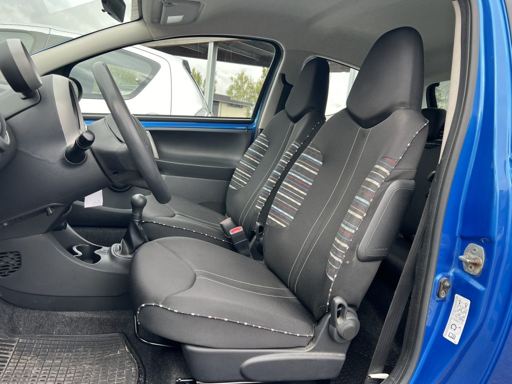 3 stuks van de Toyota Aygo Citroen C1 en Peugeot 107 veel opties weinig km