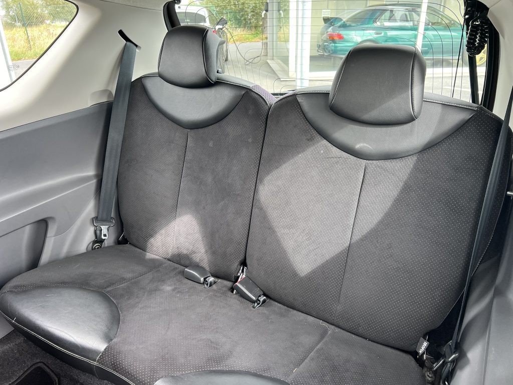 3 stuks van de Toyota Aygo Citroen C1 en Peugeot 107 veel opties weinig km