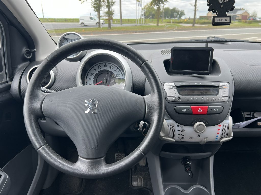 3 stuks van de Toyota Aygo Citroen C1 en Peugeot 107 veel opties weinig km