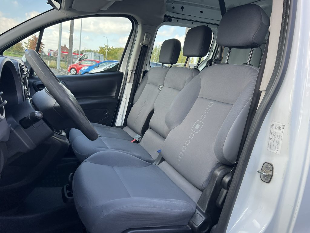 2 stuks op stock van de Citroen Berlingo 3pl lichte vracht btw wagens vanaf 6.900€+btw