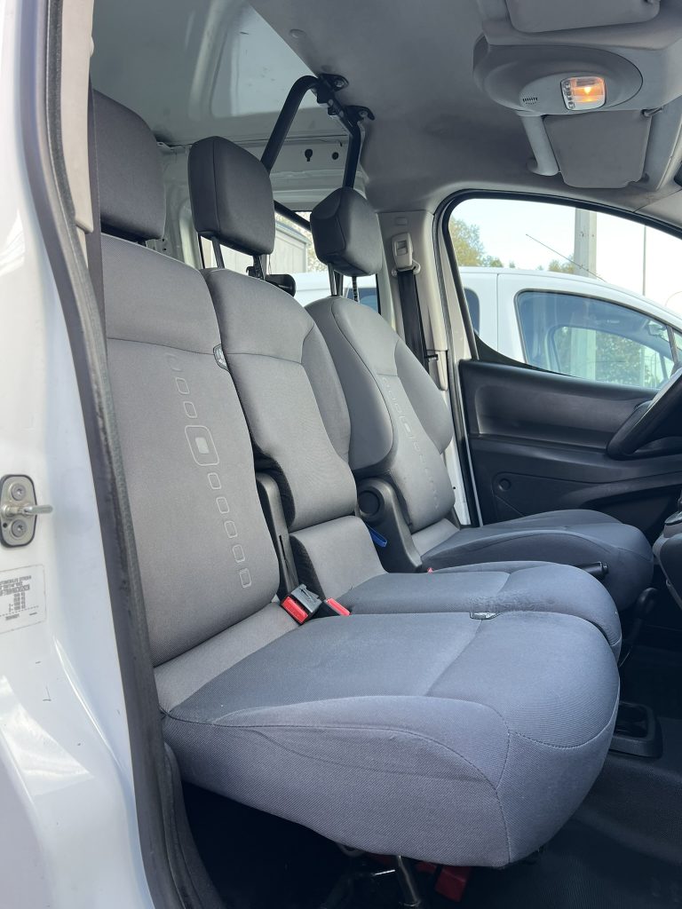 2 stuks op stock van de Citroen Berlingo 3pl lichte vracht btw wagens vanaf 6.900€+btw