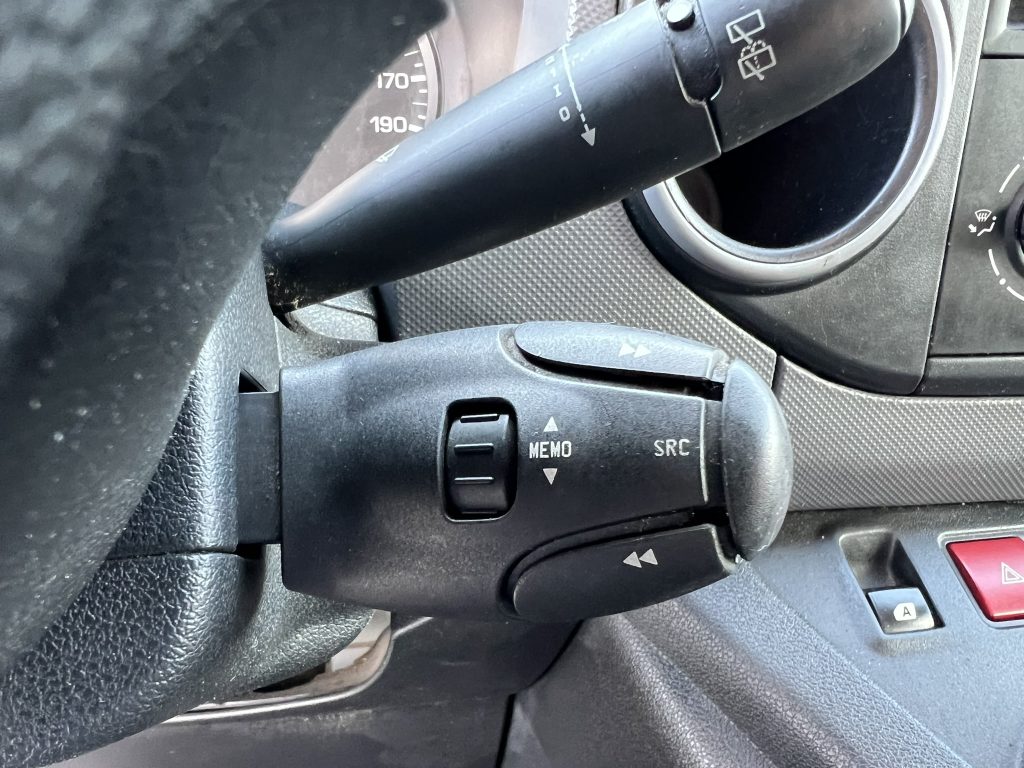 2 stuks op stock van de Citroen Berlingo 3pl lichte vracht btw wagens vanaf 6.900€+btw