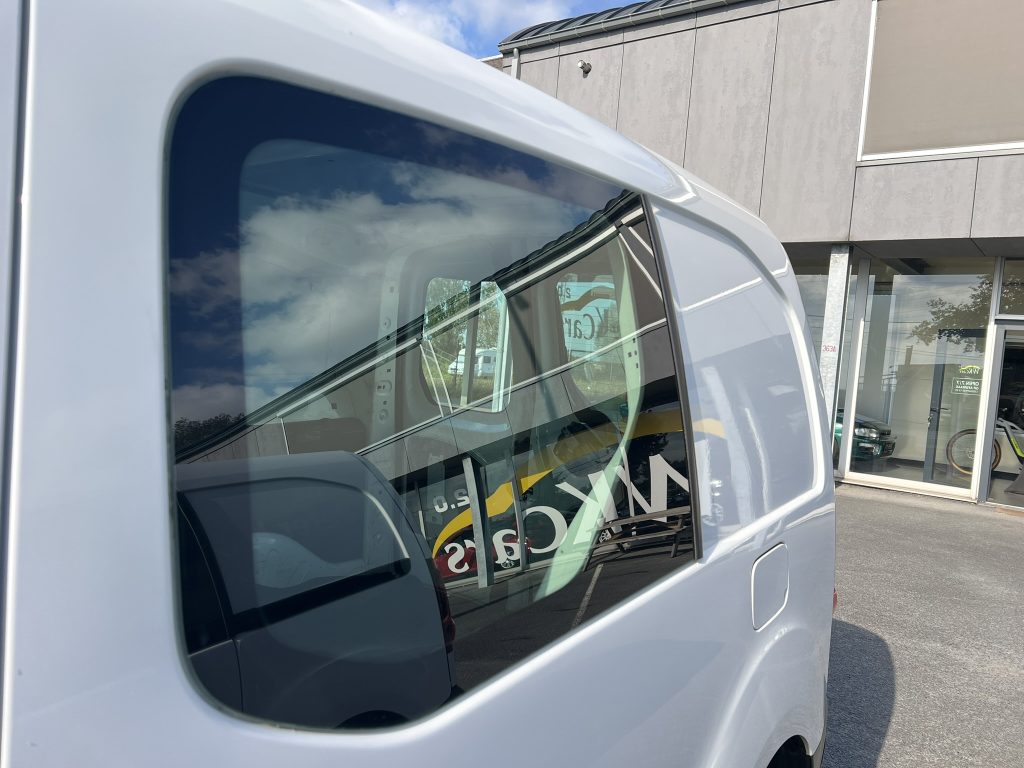 2 stuks op stock van de Citroen Berlingo 3pl lichte vracht btw wagens vanaf 6.900€+btw