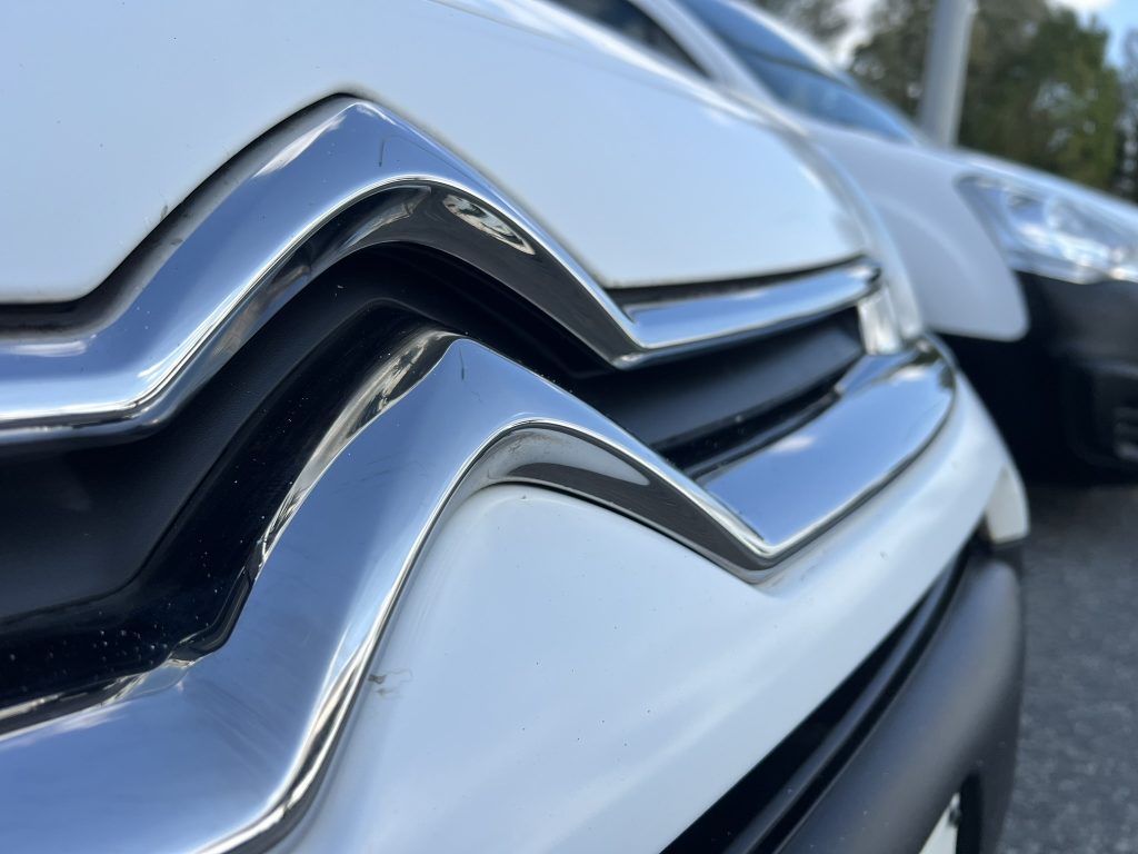 2 stuks op stock van de Citroen Berlingo 3pl lichte vracht btw wagens vanaf 6.900€+btw