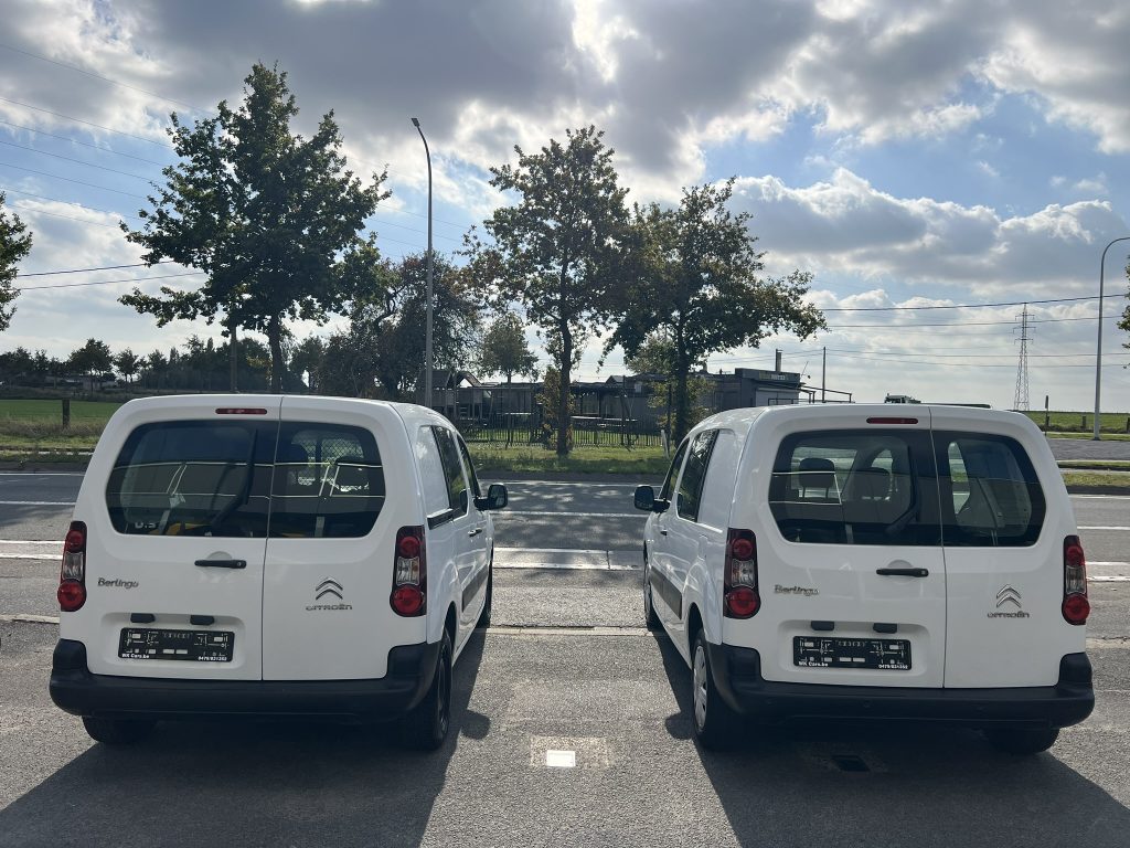 2 stuks op stock van de Citroen Berlingo 3pl lichte vracht btw wagens vanaf 6.900€+btw