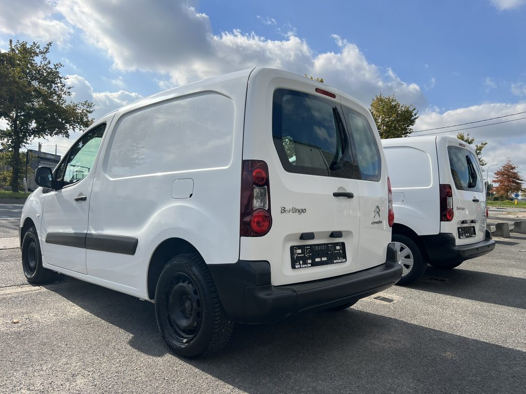 2 stuks op stock van de Citroen Berlingo 3pl lichte vracht btw wagens vanaf 6.900€+btw