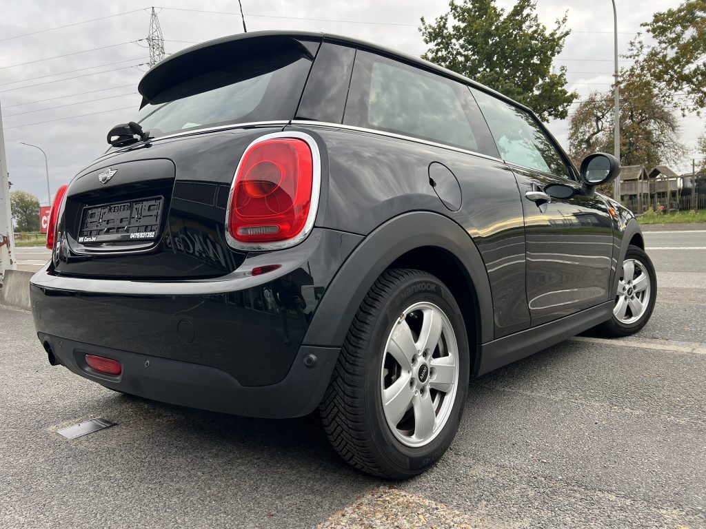 Mini One 1.2 benzine van 2016 slechts 67.000km met veel opties aanwezig