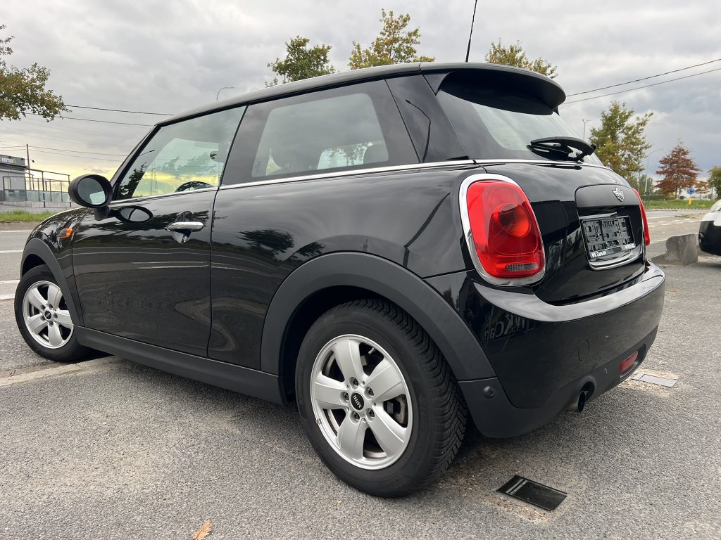 Mini One 1.2 benzine van 2016 slechts 67.000km met veel opties aanwezig