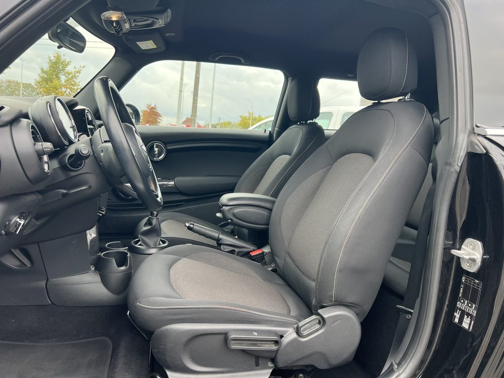 Mini One 1.2 benzine van 2016 slechts 67.000km met veel opties aanwezig