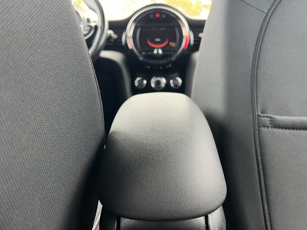 Mini One 1.2 benzine van 2016 slechts 67.000km met veel opties aanwezig