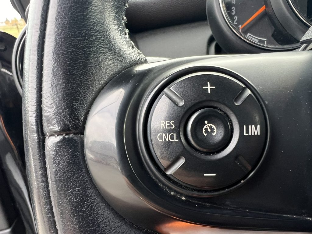 Mini One 1.2 benzine van 2016 slechts 67.000km met veel opties aanwezig