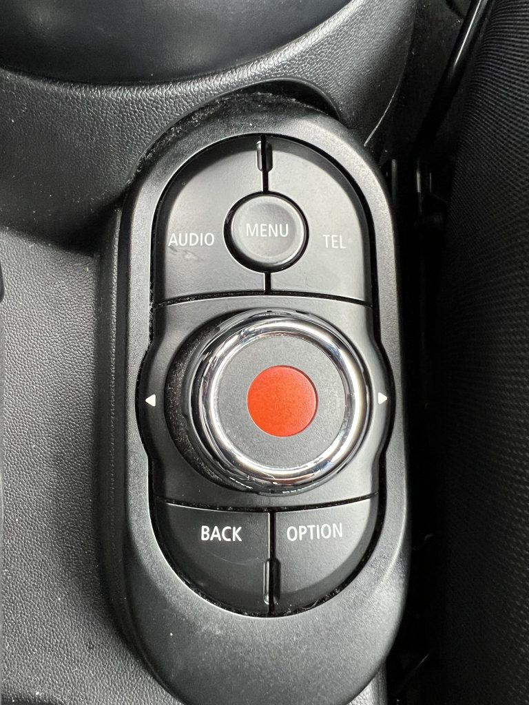 Mini One 1.2 benzine van 2016 slechts 67.000km met veel opties aanwezig