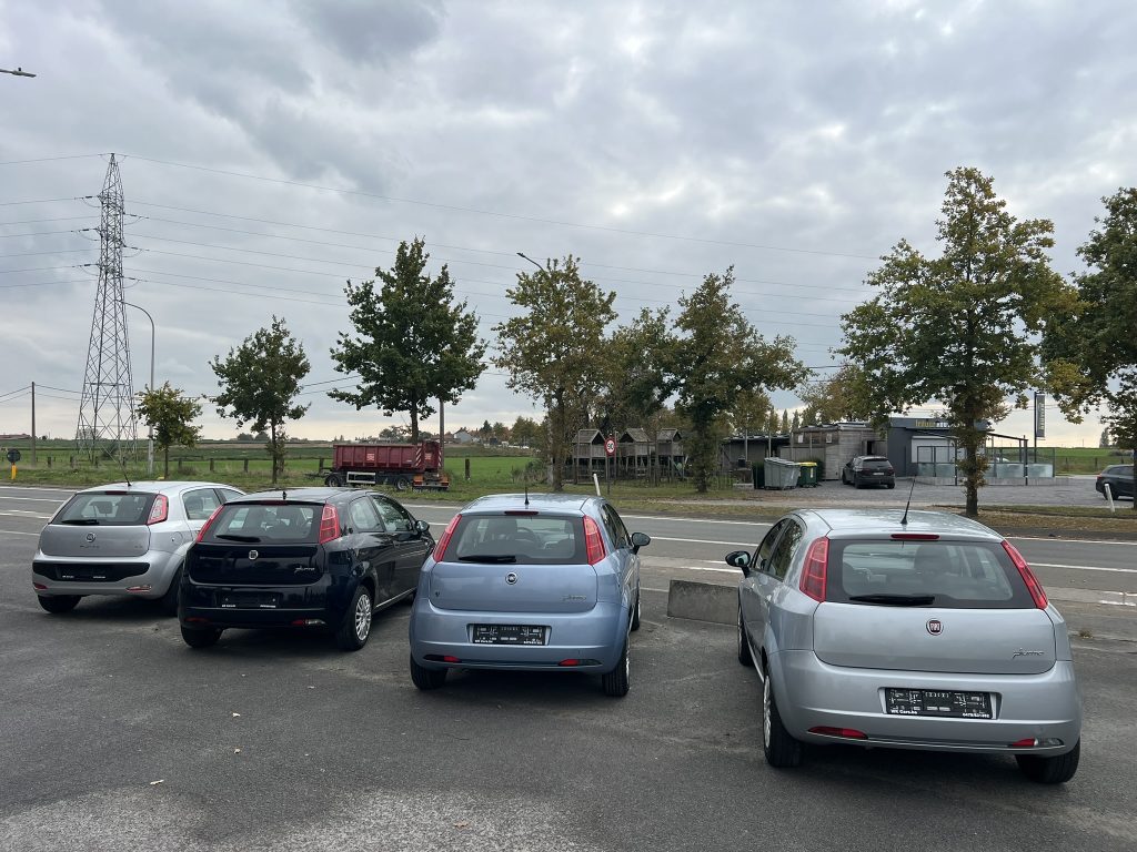 4 stuks op stock van de Fiat Grande Punto in benzine