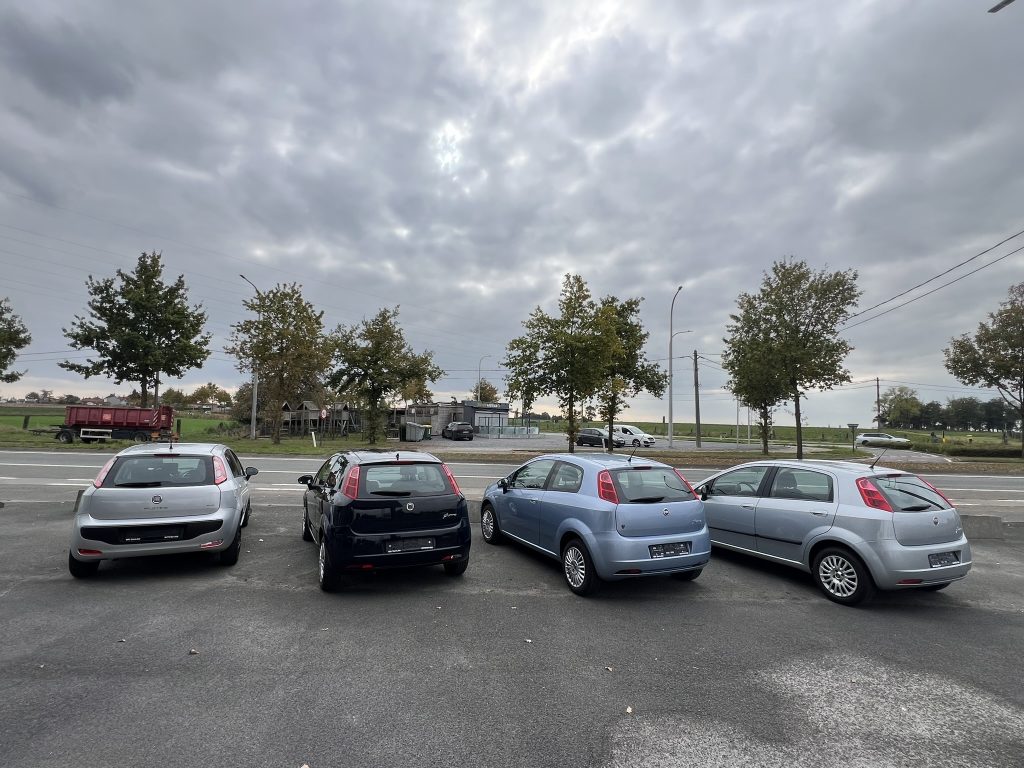 4 stuks op stock van de Fiat Grande Punto in benzine