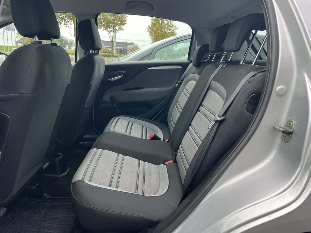 4 stuks op stock van de Fiat Grande Punto in benzine