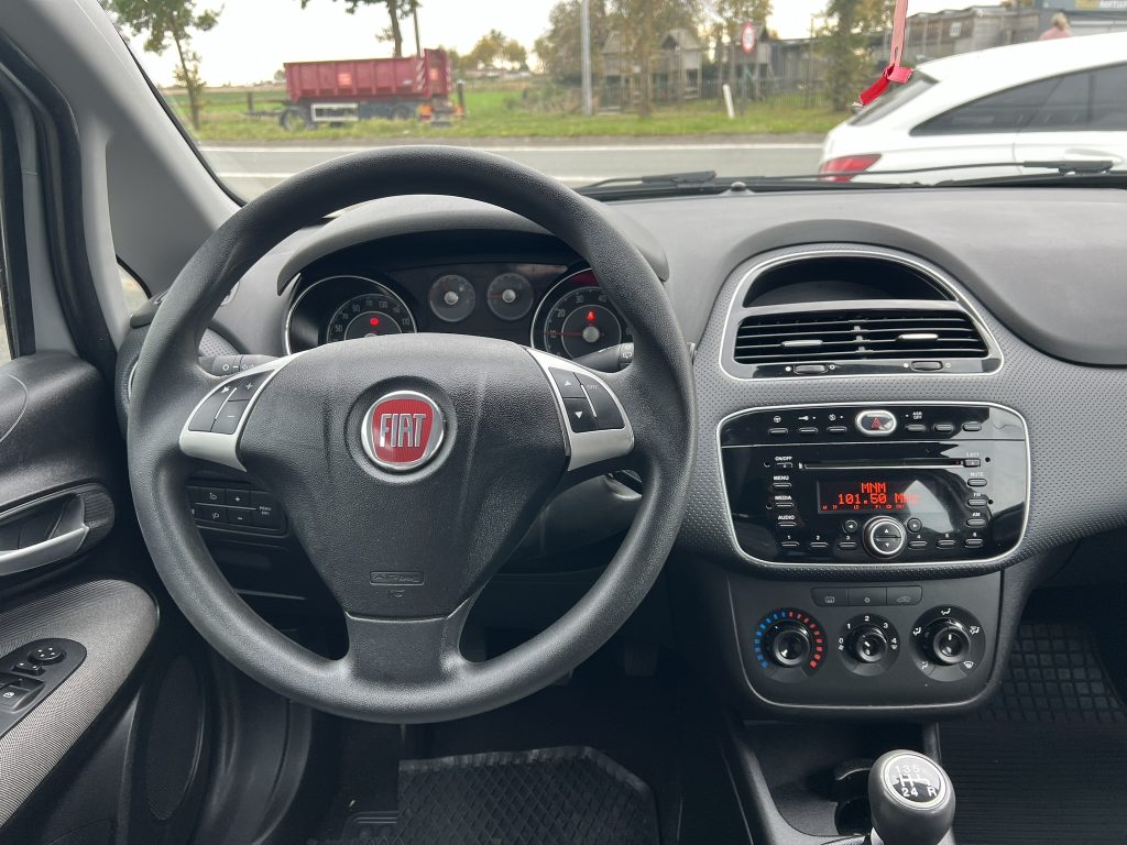 4 stuks op stock van de Fiat Grande Punto in benzine