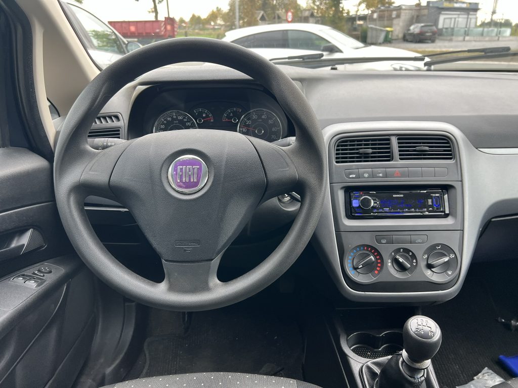 4 stuks op stock van de Fiat Grande Punto in benzine