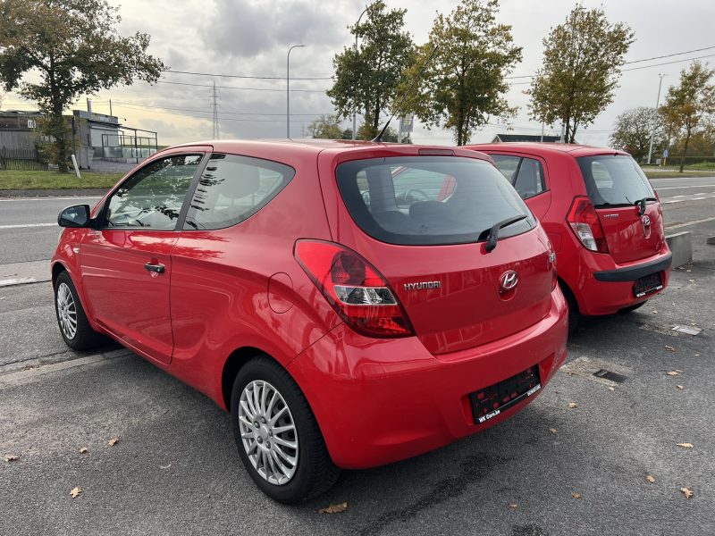 2 stuks van het merk Hyundai op stock het model I10 en I20 in benzine
