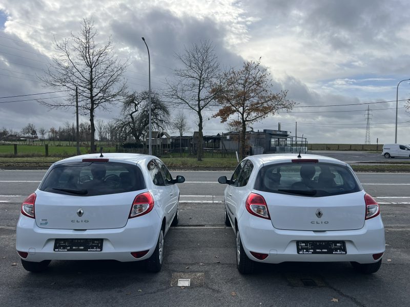 2 stuks op stock van de Renault Clio 3 face 2 in benzine met weinig km