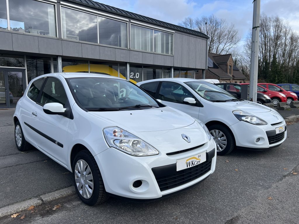 2 stuks op stock van de Renault Clio 3 face 2 in benzine met weinig km