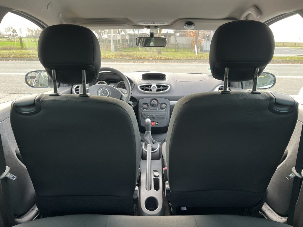 2 stuks op stock van de Renault Clio 3 face 2 in benzine met weinig km