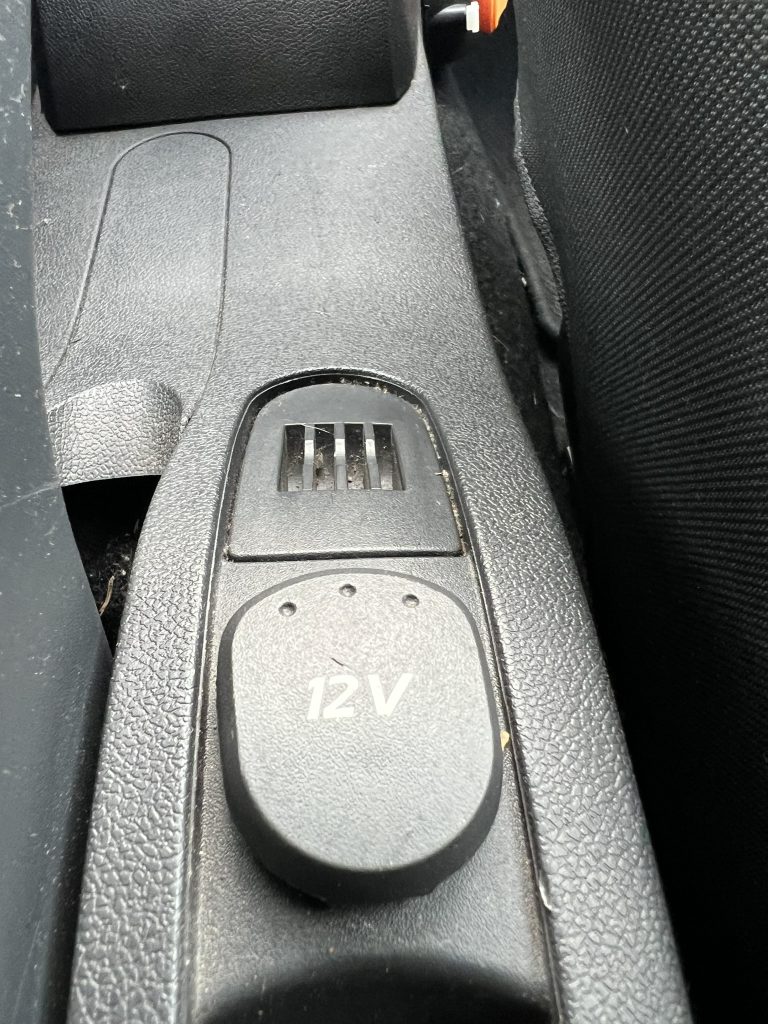 2 stuks op stock van de Renault Clio 3 face 2 in benzine met weinig km