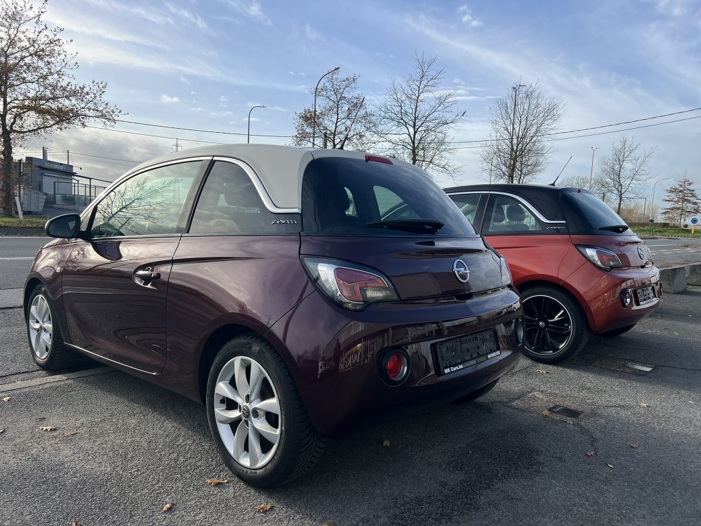 2 stuks op stock van de Opel Adam in benzine super veel opties aanwezig