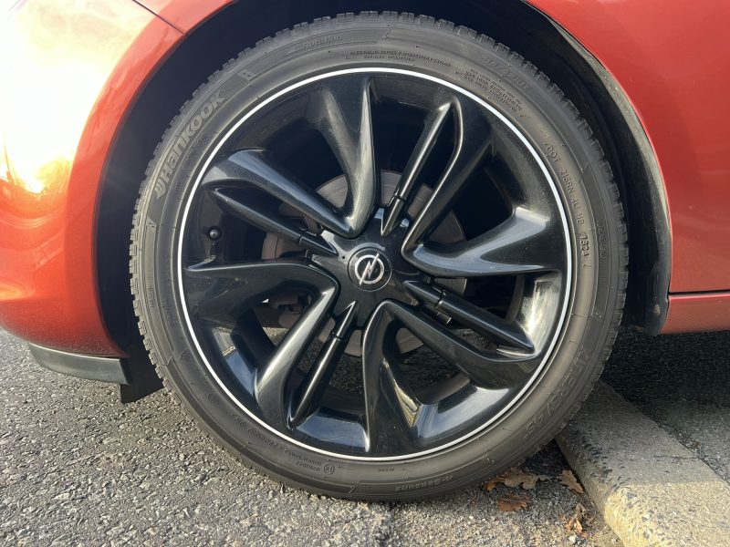 2 stuks op stock van de Opel Adam in benzine super veel opties aanwezig