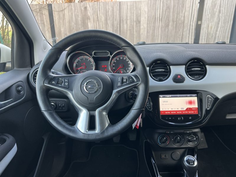 2 stuks op stock van de Opel Adam in benzine super veel opties aanwezig
