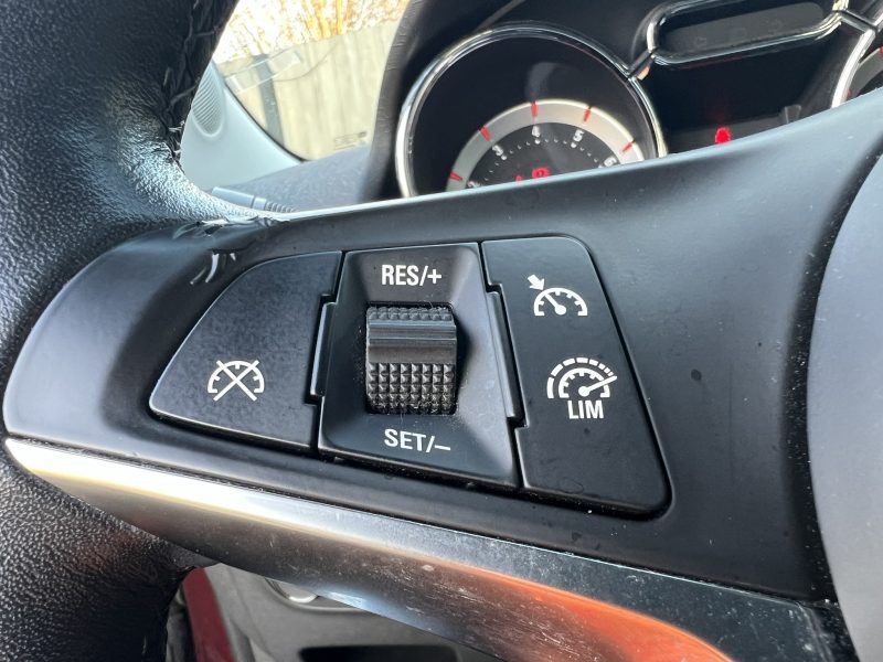 2 stuks op stock van de Opel Adam in benzine super veel opties aanwezig