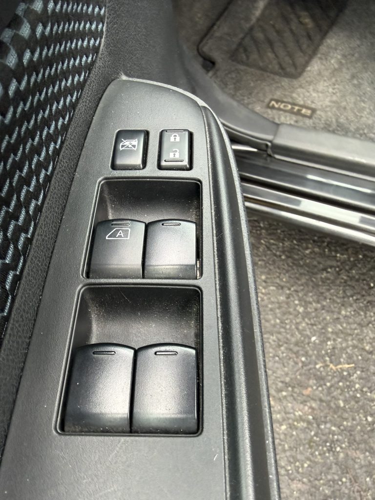 Nissan Note 1.2 benzine Connect versie slechts 69.000km super veel opties aanwezig