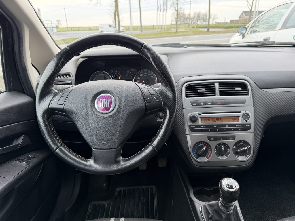 6 stuks van de Fiat Grande Punto in benzine tussen de 3.500€ en 5.950€