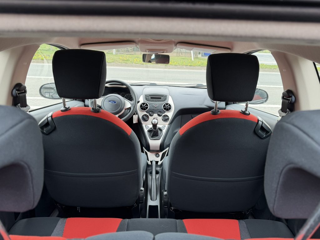 Ford Ka Titanuim versie 1.2 benzine slechts 49.000km