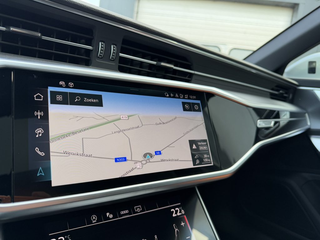 Audi A6 Avant van 09/2024 sz 45Tfsi 2l 265pk benzine motor slechts 16.000km van eerste eigenaar btw wagen super veel opties